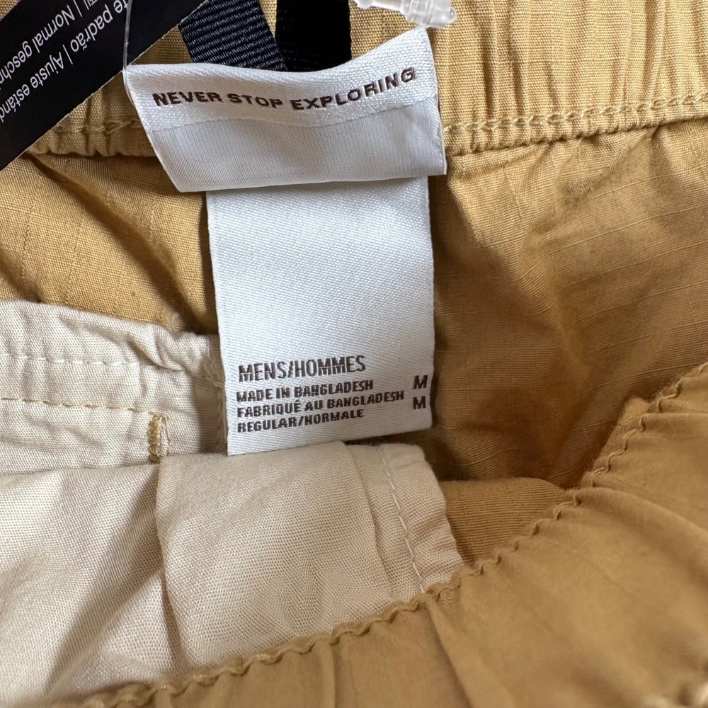 The North Face Mens Cargo Shorts in Tan with Black Belt Detail - Picture 2 of 8